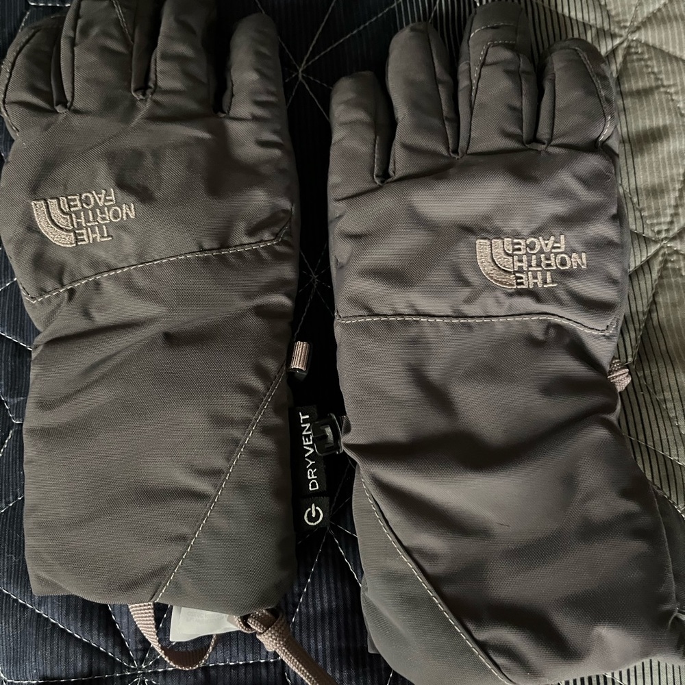 North face winter gloves